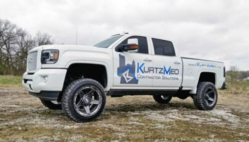 KurtzMeo_vinyl_lettering